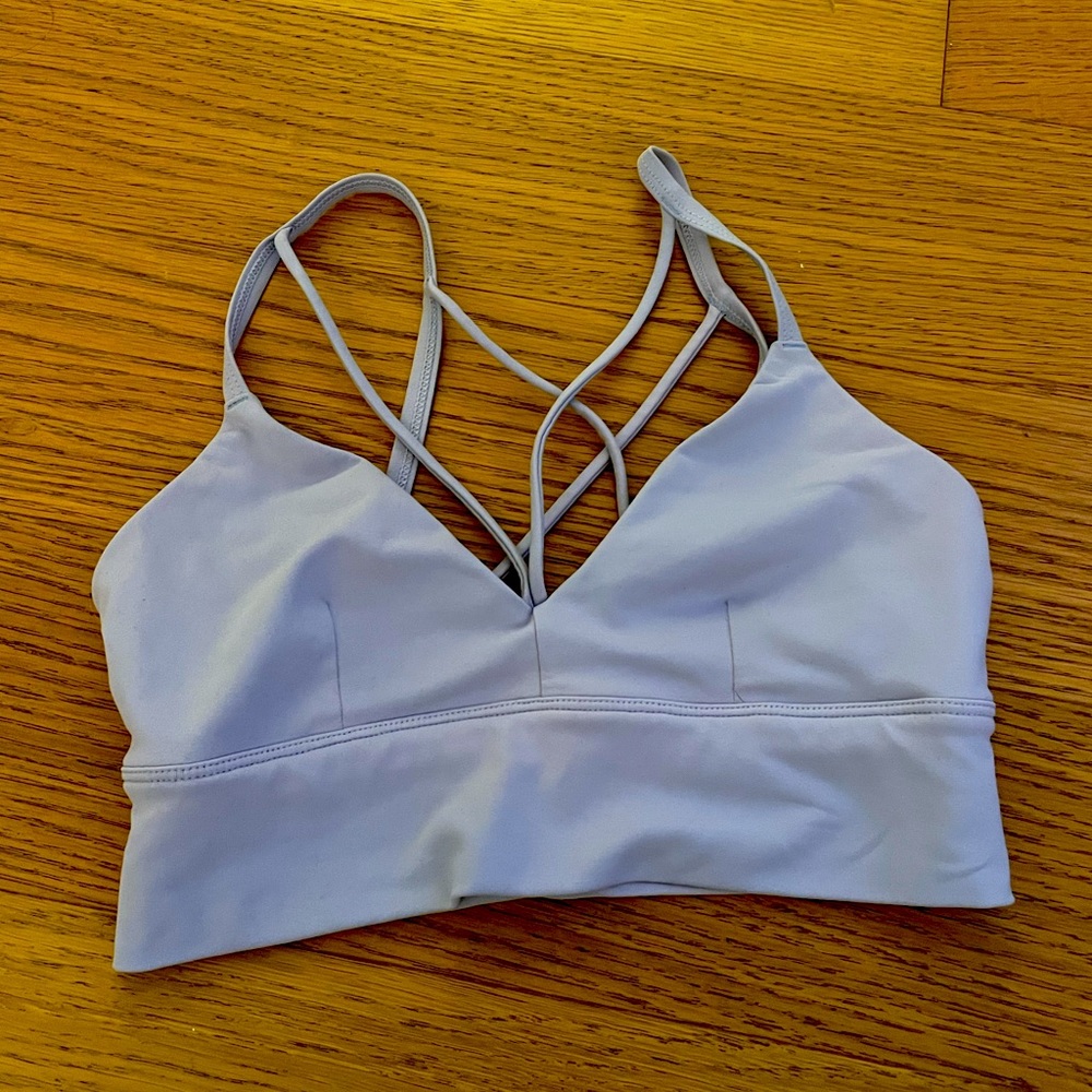 Light lilac v-neck strappy alo yoga bra size XS